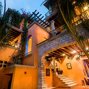 Lunata - 5th Avenue Playa del Carmen